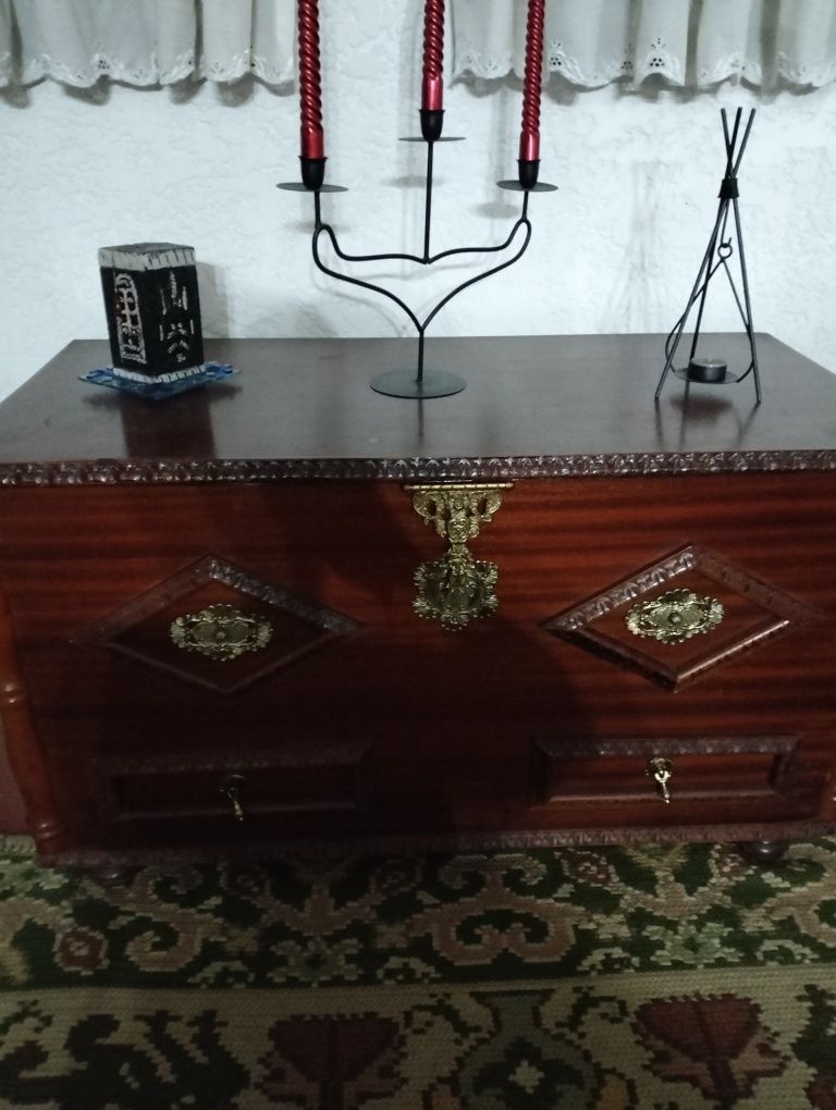 Arca  madeira bom estado