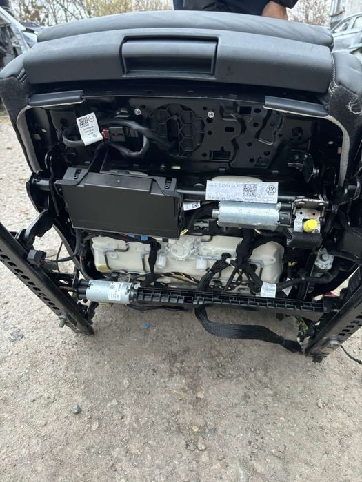 Audi q4 e-tron салон сиденья