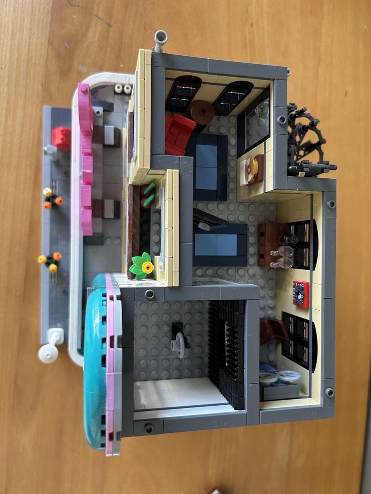 LEGO Modular Creator 10260 Downtown Diner