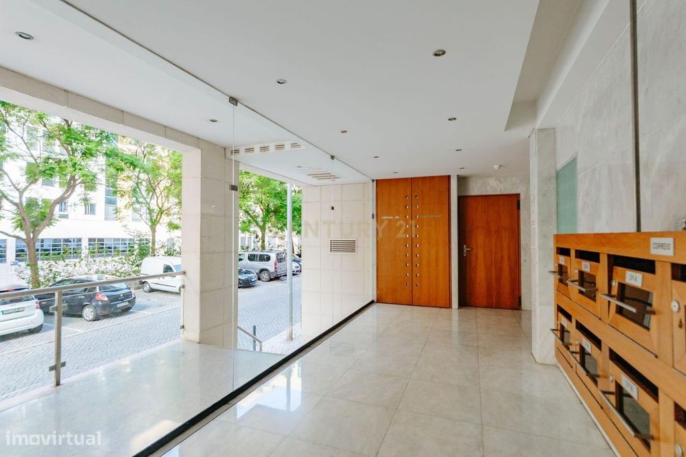 Apartamento T2 com 180 m² no Parque das Nações