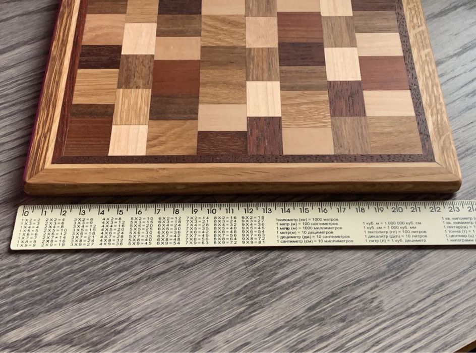 Дошка для нарізання, підставка. Доска для нарезания, подставка