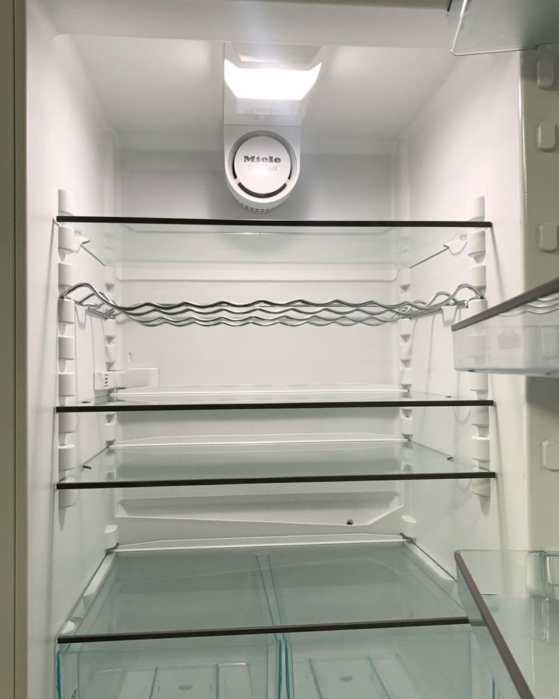 ТОП Miele холодильник NoFrost 20 року/ 4 кошики морозилка