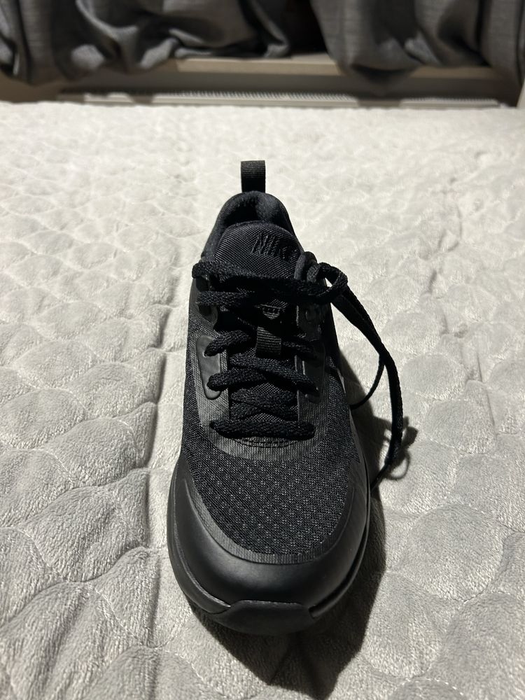 Sneakersy Nike 37,5