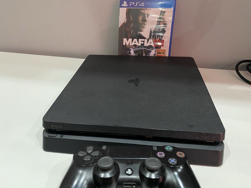 Sprzedadam konsole ps4 slim