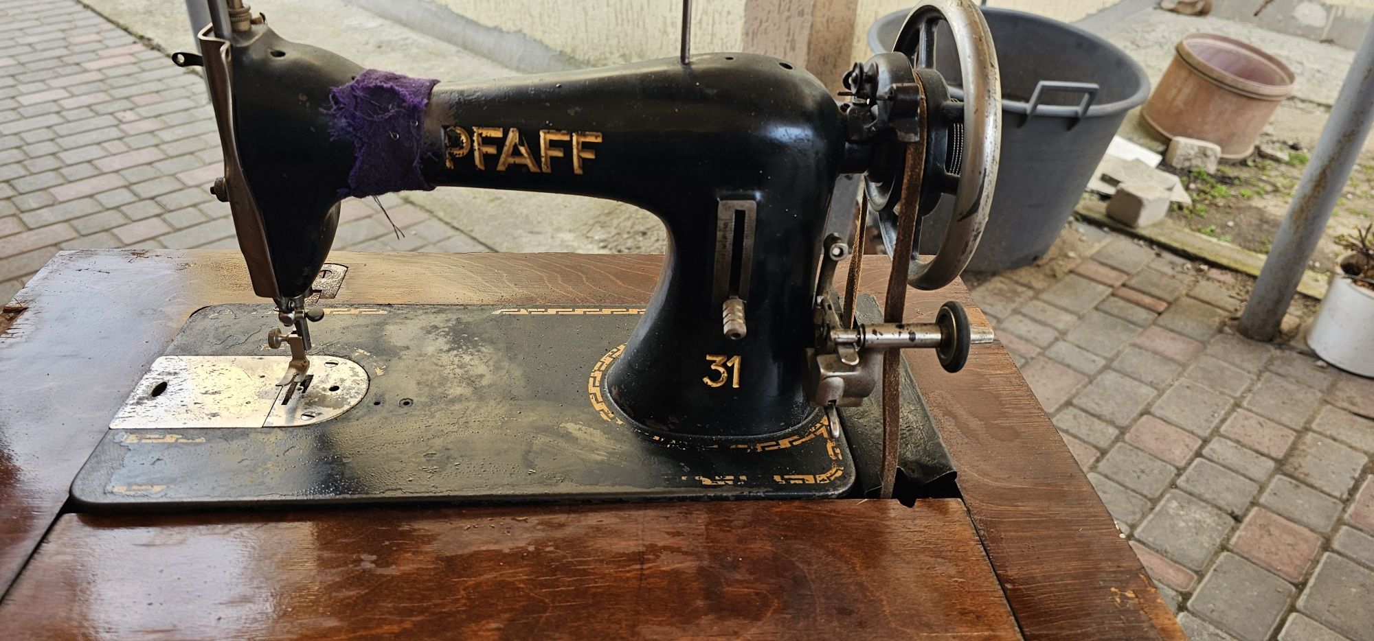 Продам швейную машинку PFAFF