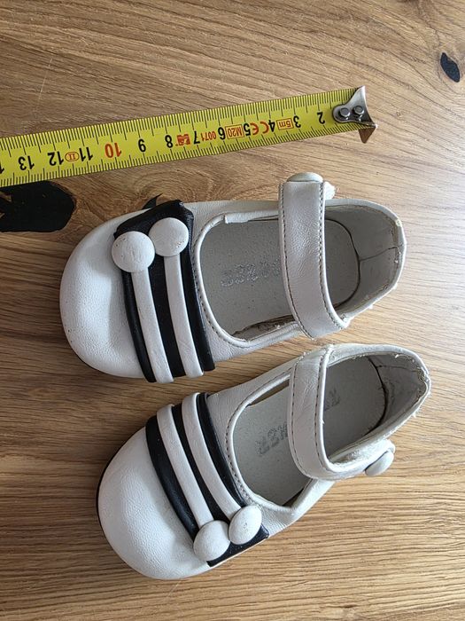 Buciki dla lalki biało-czarne duże