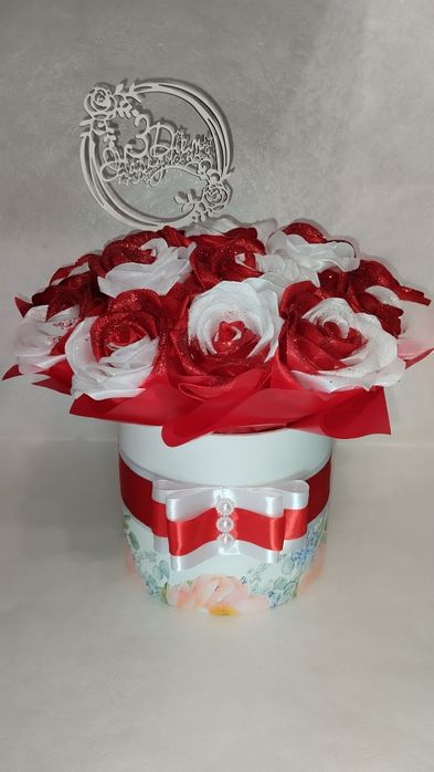 Квіти з атласної стрічки.