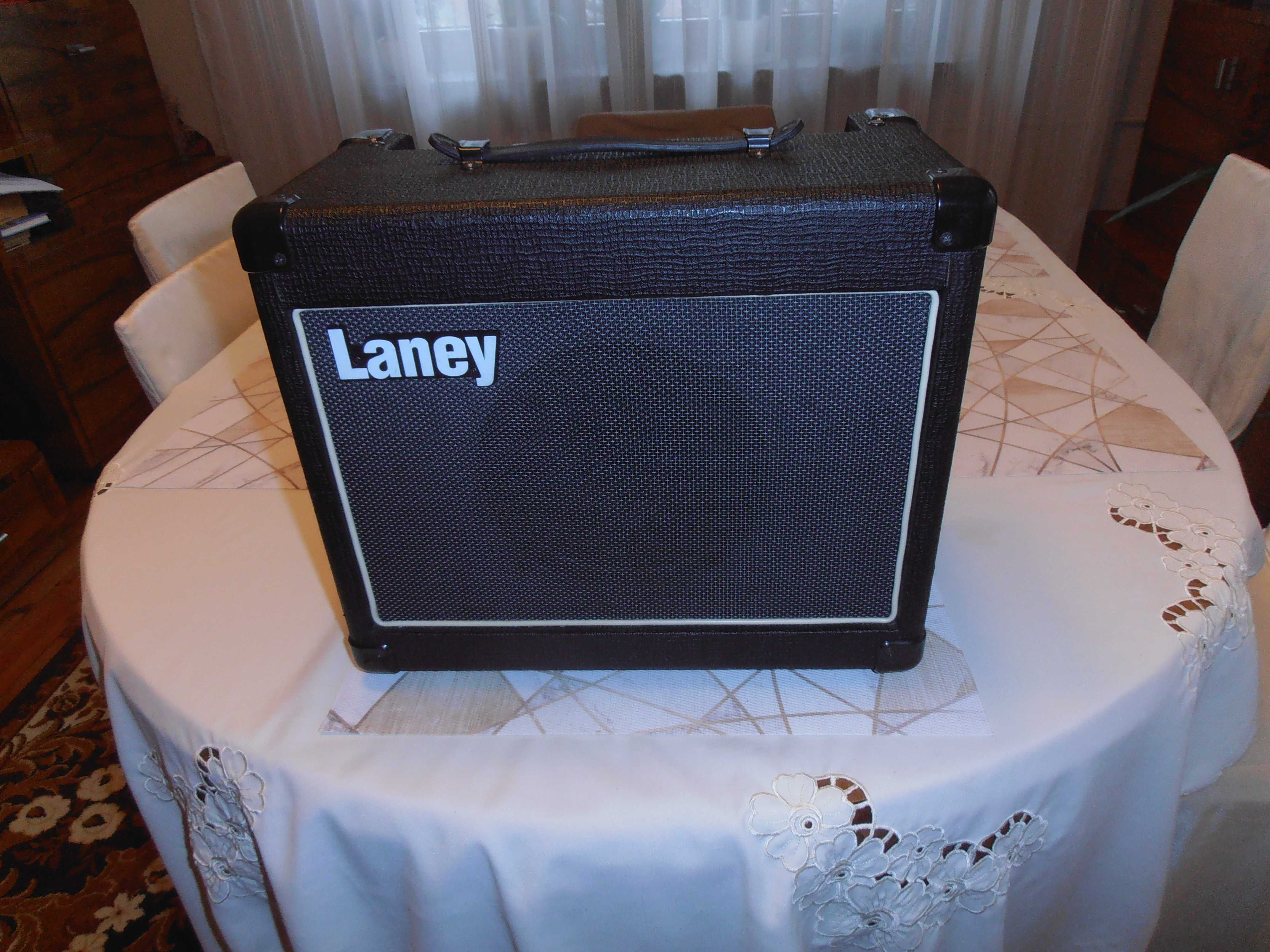 Combo , piecyk , wzmacniacz gitarowy Laney LG 20 R.