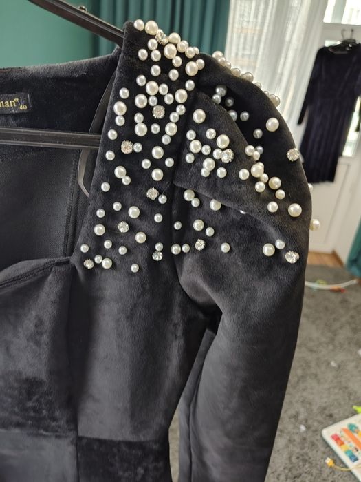 Афігенна приталеня сукня з плотного велюрю дуже приємного на дотик