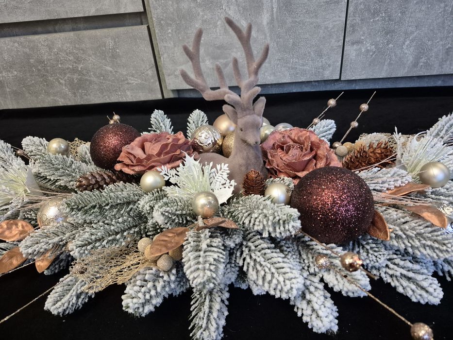 Різдвяні екібани, підсвічники та декори