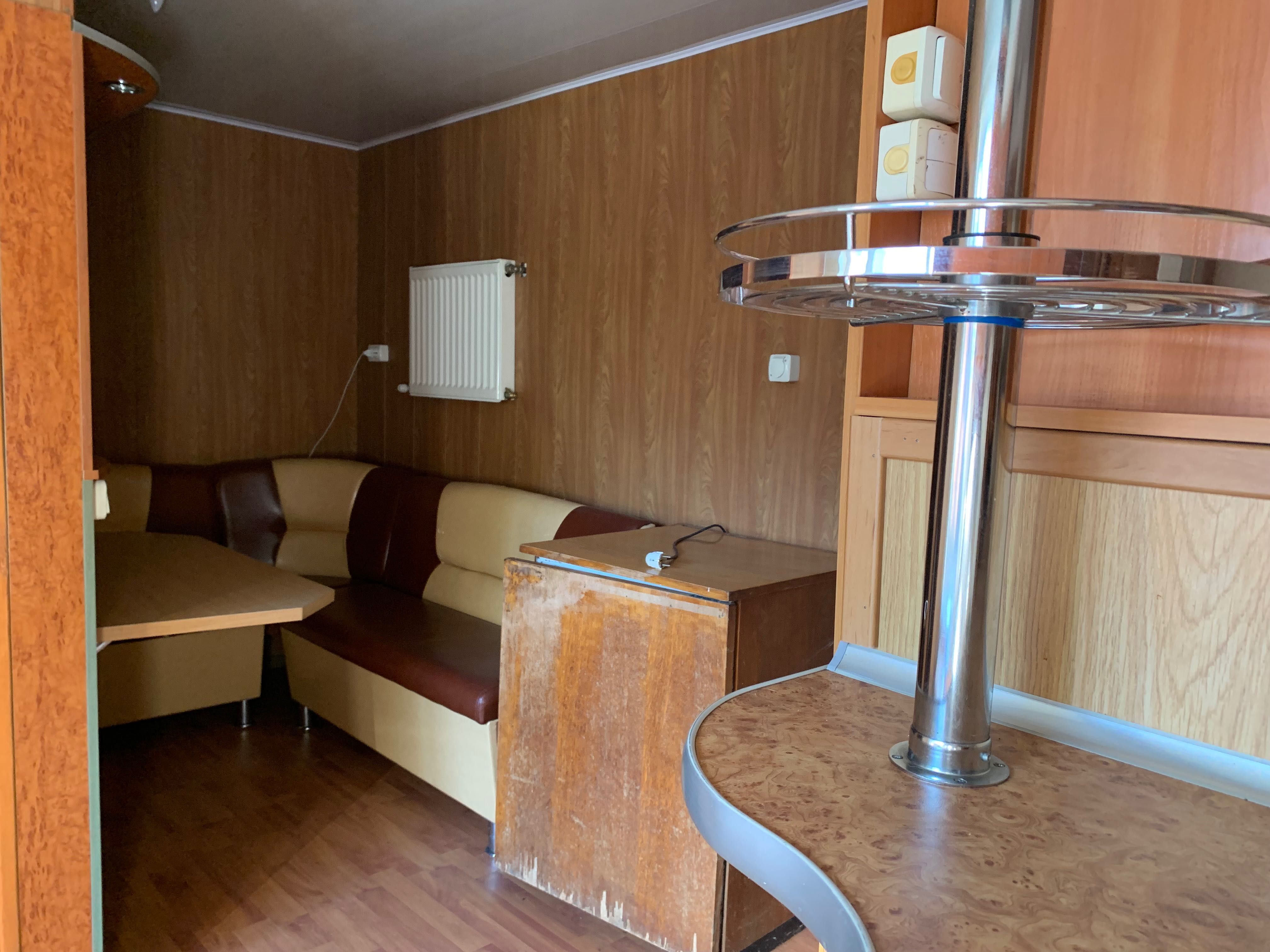 Продається будинок у Центрі міста з виходом до річки