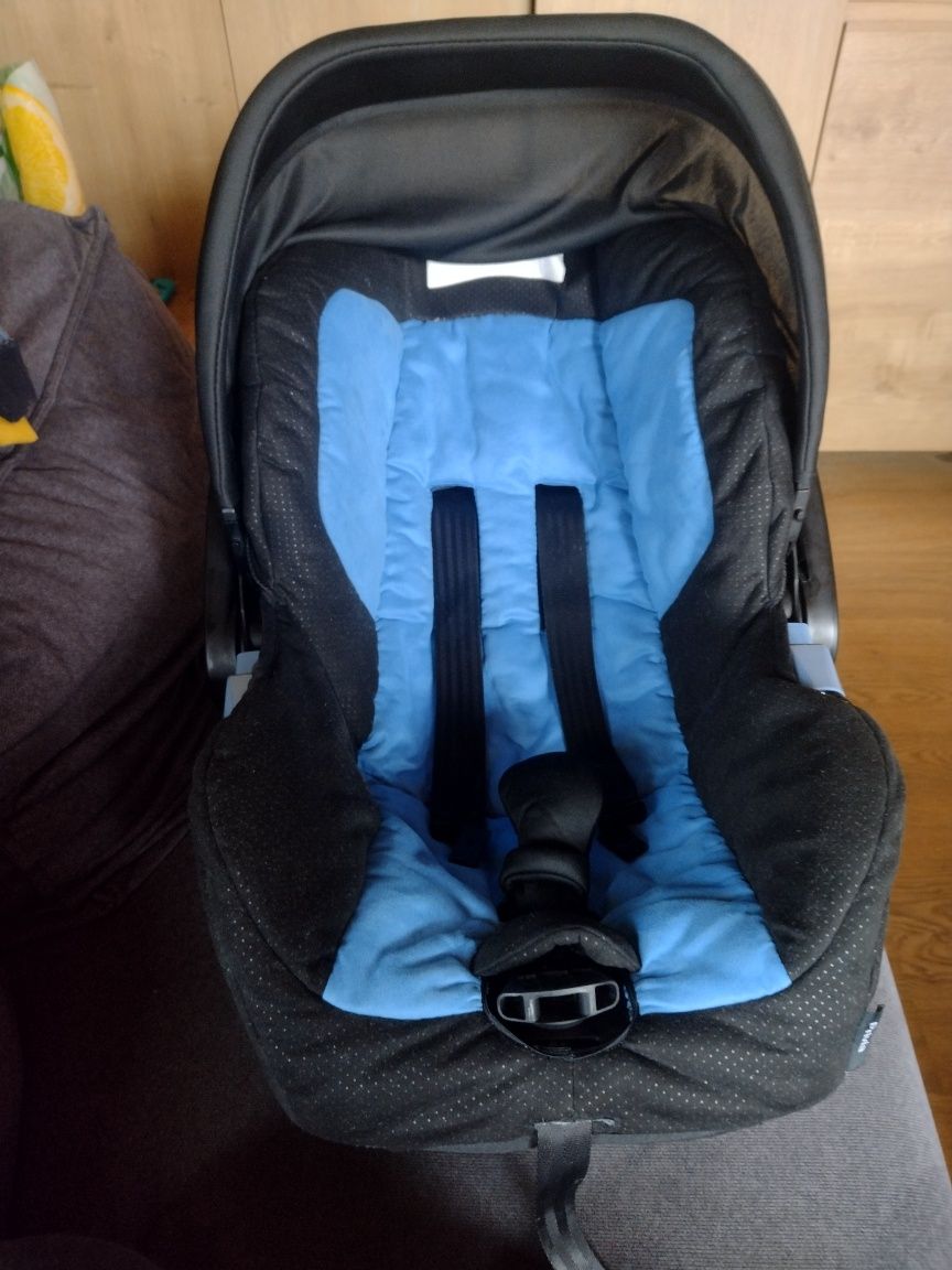 Fotelik Recaro privia + baza ISOFIX +adaptery -zestaw jak nowy