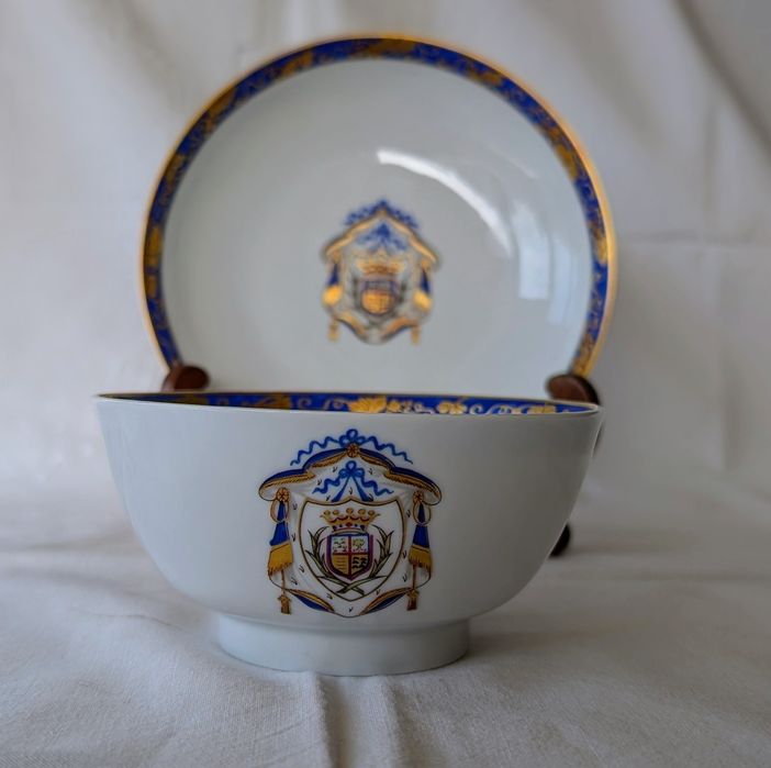 Taça e prato em porcelana réplica Dinastia Qing - Oficina de Porcelana