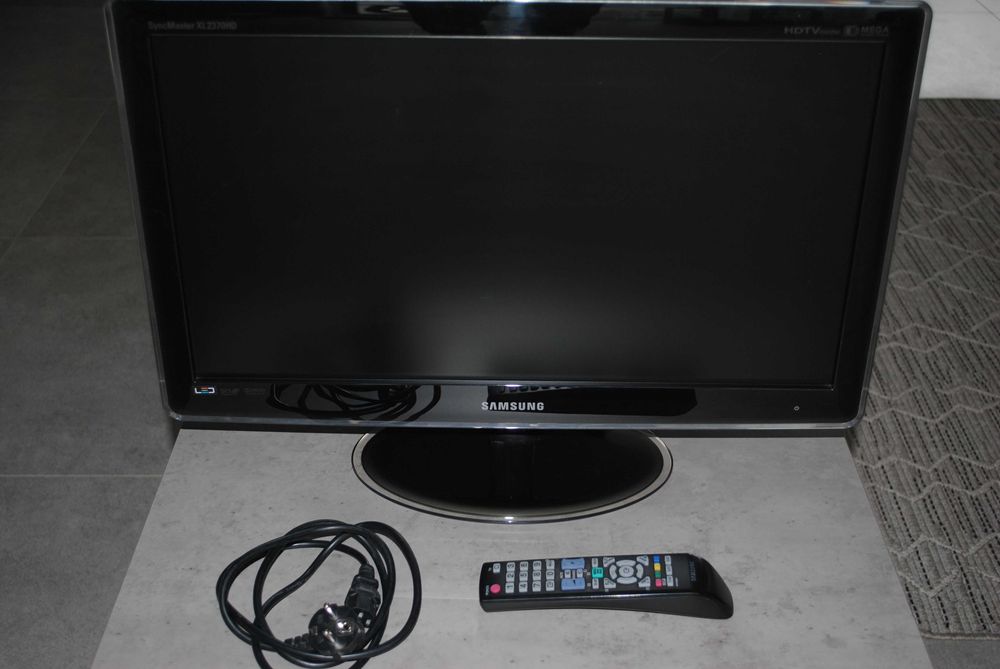 Monitor z tunerem TV Samsung XL2370HD stan IDEALNY
