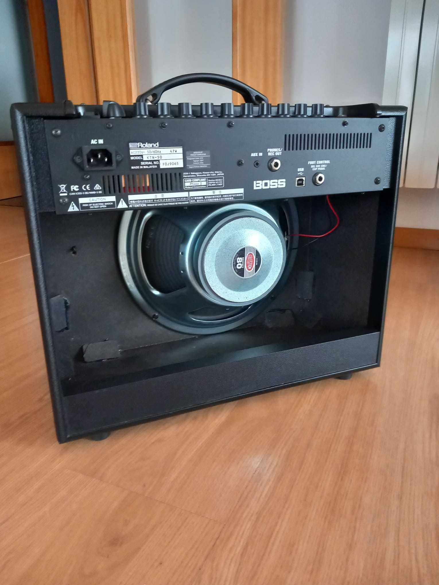 Amplificador de Guitarra Boss Katana 50 mk1 com Celestion Seventy 80