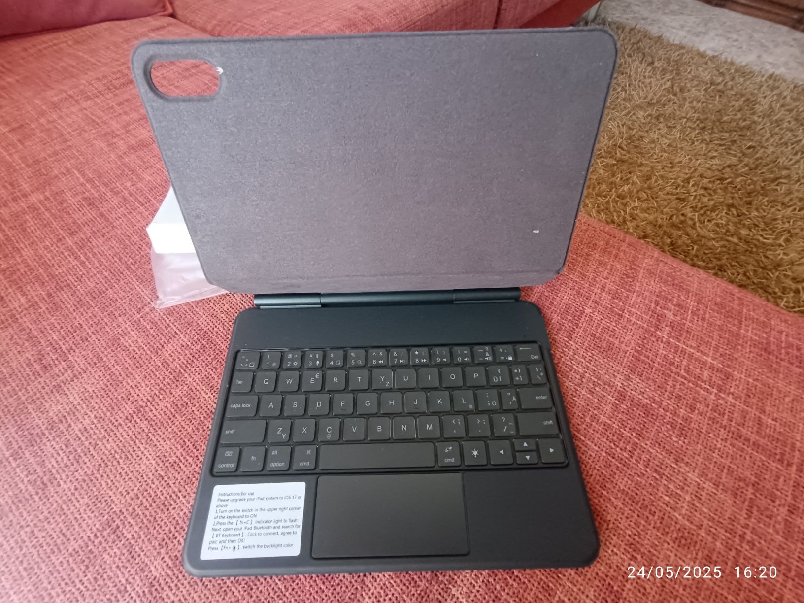 Capa Teclado Magnética para iPad 10ª Geração - Nova na Caixa!