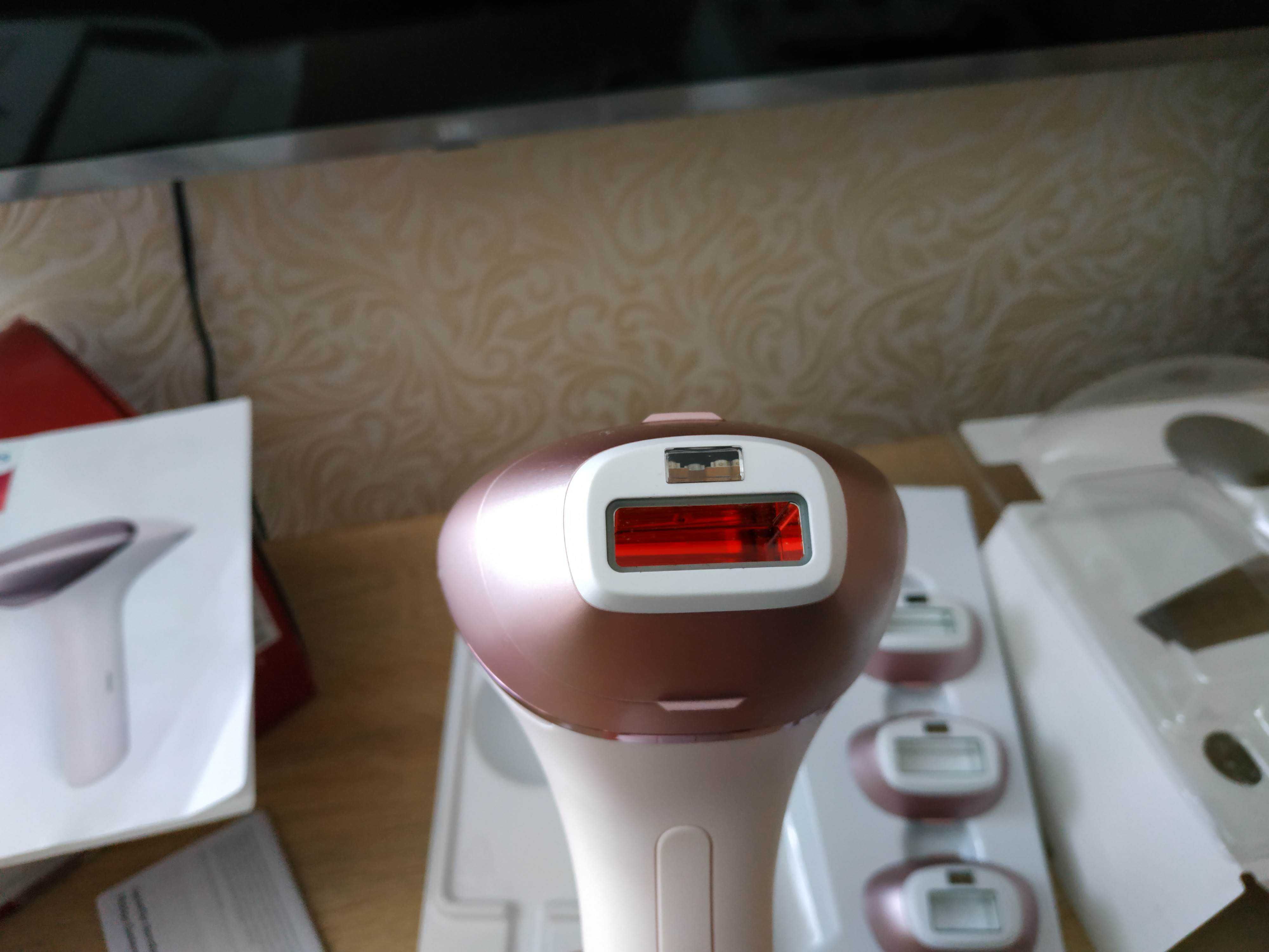 Фотоэпилятор PHILIPS Lumea 9000 BRI958