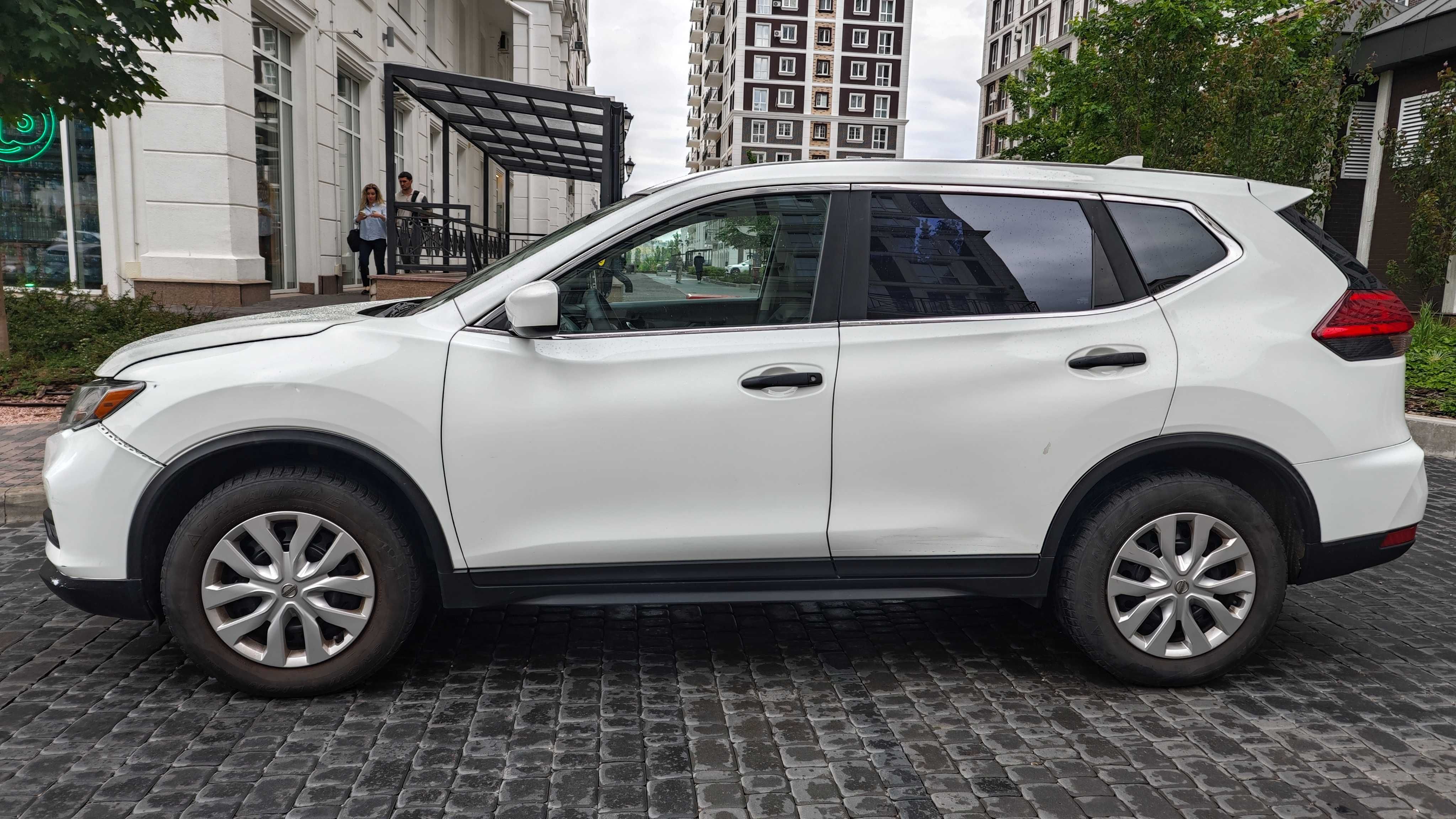 Продам Nissan Rogue S