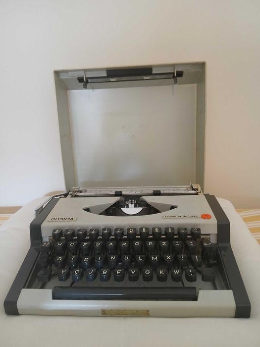 Máquina de escrever portátil