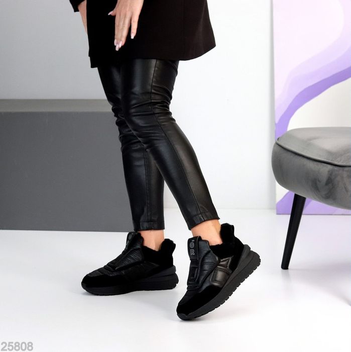 Жіночі шкіряні зимові Кросівки дутики в кольорах