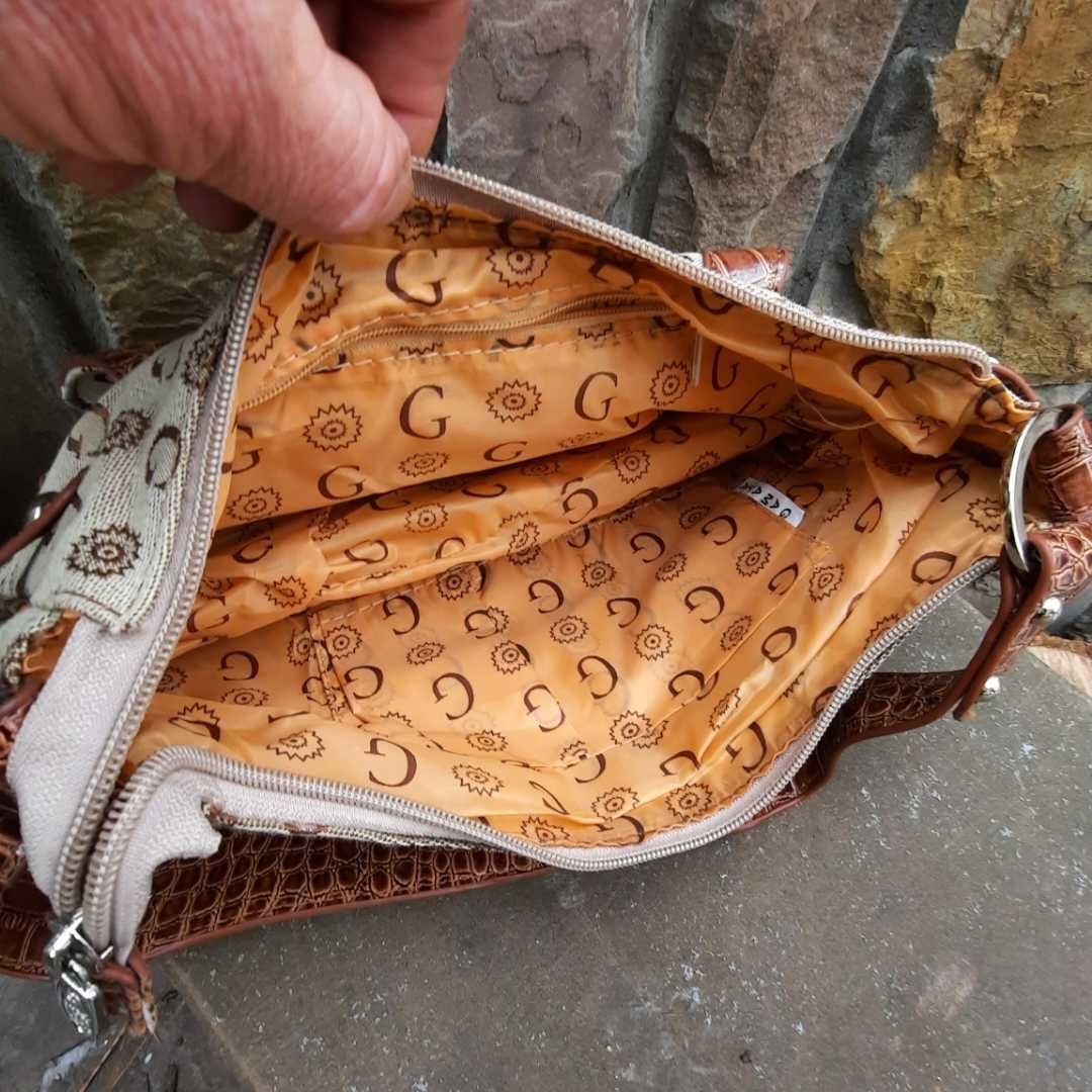 Жіноча модна сумочка Gucci.