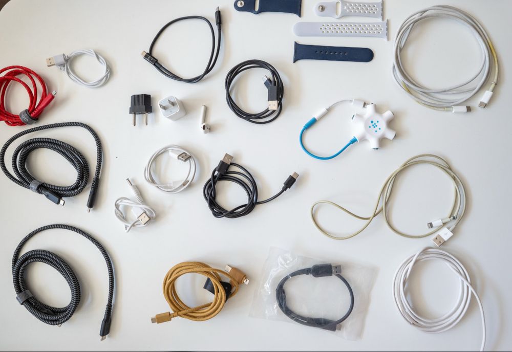 Різні проводи (робочі і під запчастини; Energea; airpod, неробочий)