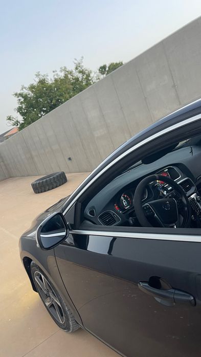 Volvo v40 D4 R-Desing 190cv Biturbo
