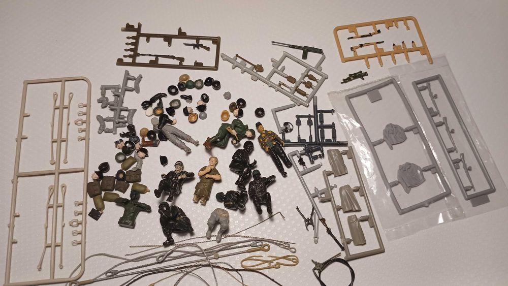 Złom modelarski pojazdy wojskowe 1:35