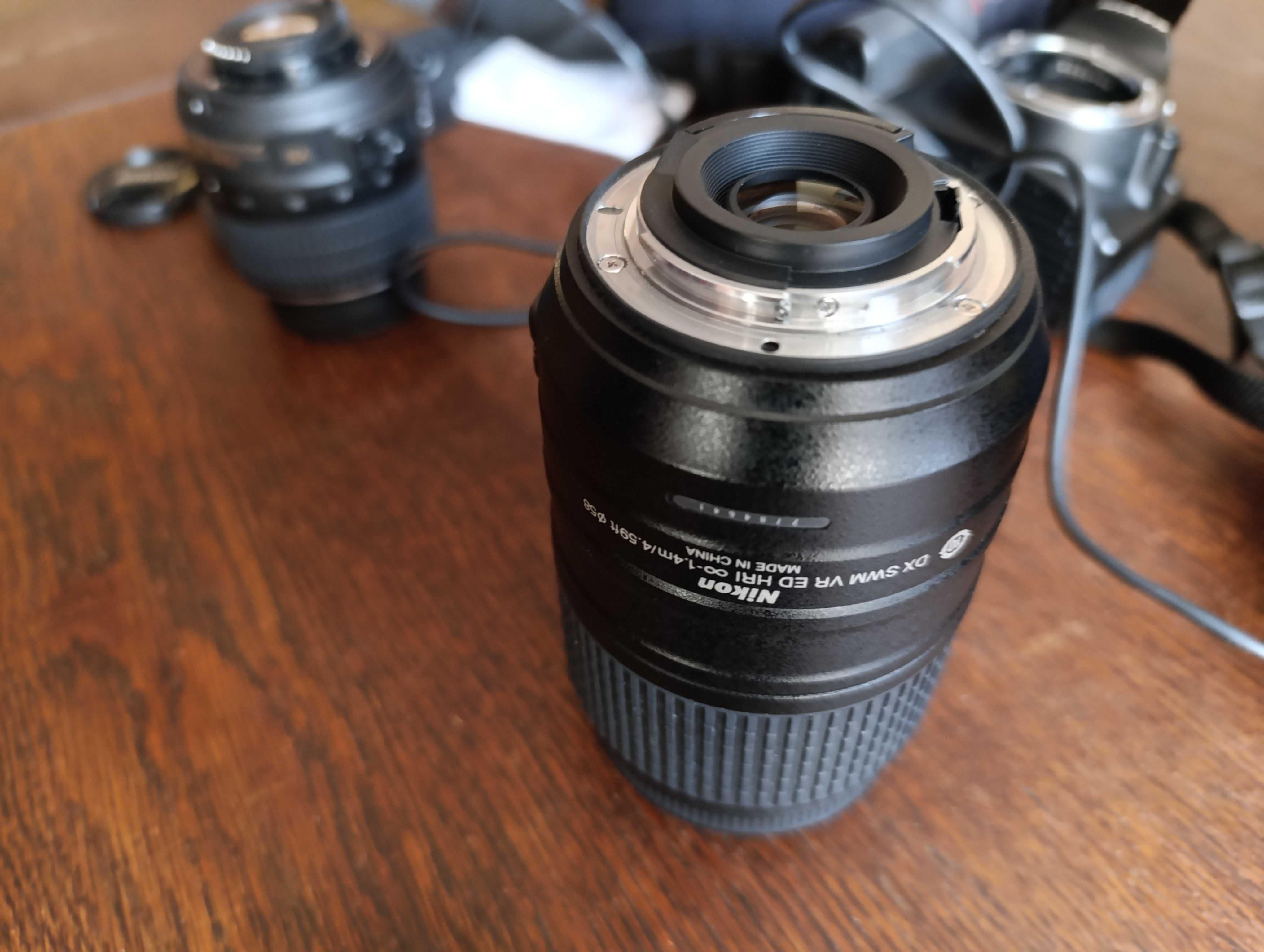Nikon D3200 + VR DX AF-S Nikkor 18-55, 55-300 + extra 750/900/1600