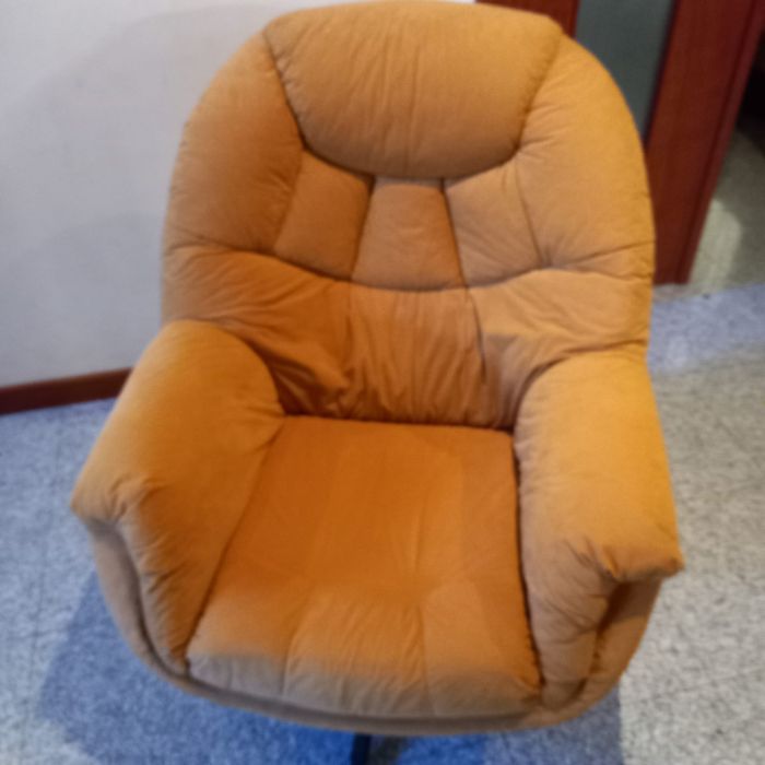 Cadeirão Vintage Acolchoado em Cor de Pele de Pêssego