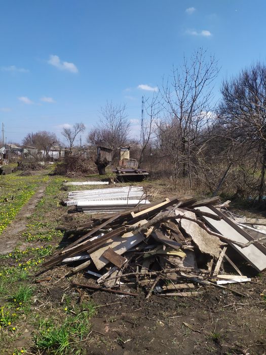 Вывоз мусора веток глины уборка участка