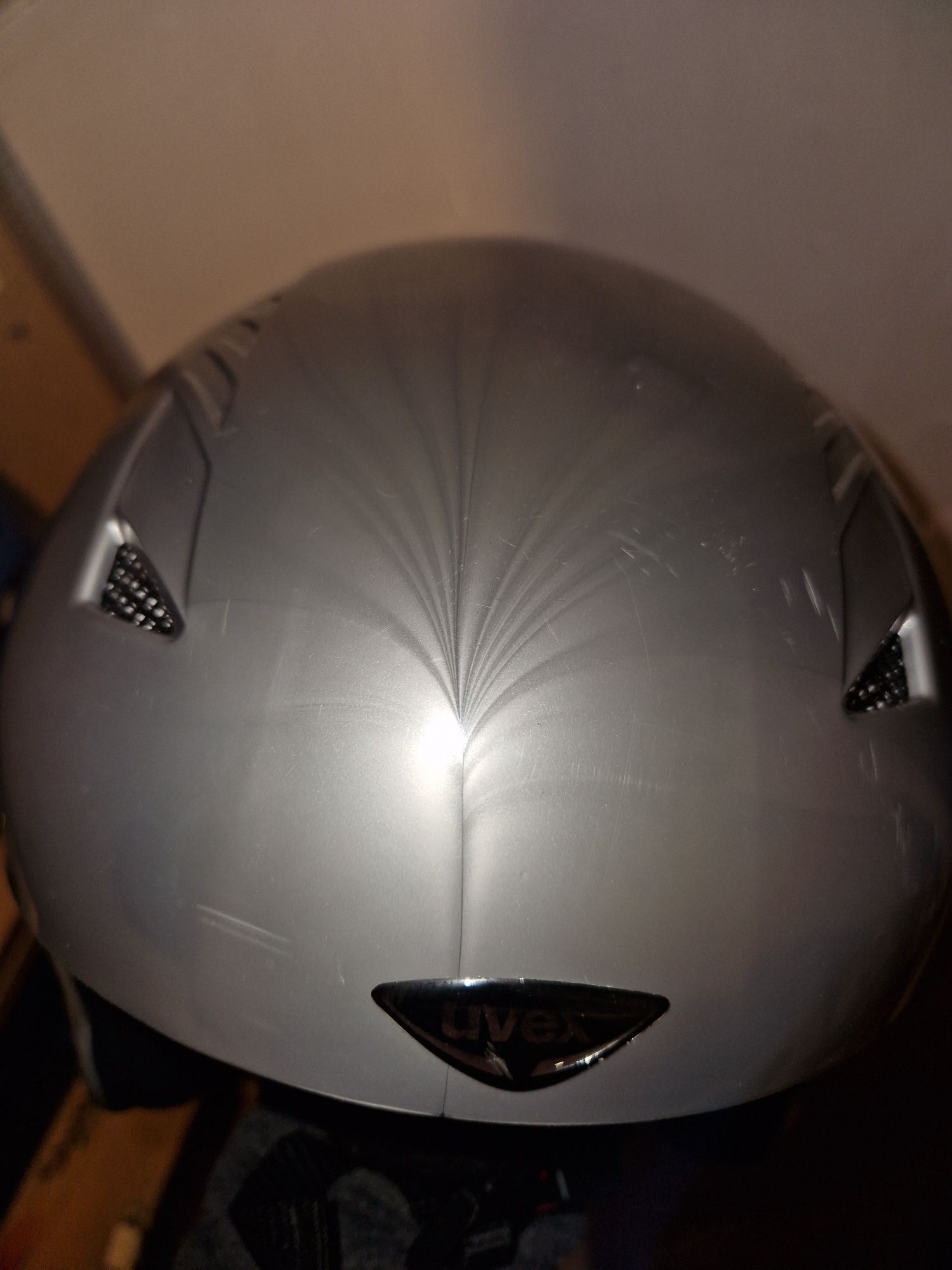 Narciarski Kask dziecięcy Uvex 55-56cm