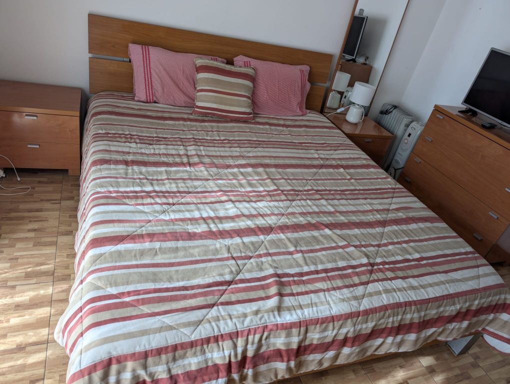 Vendo mobília completa de quarto 200€