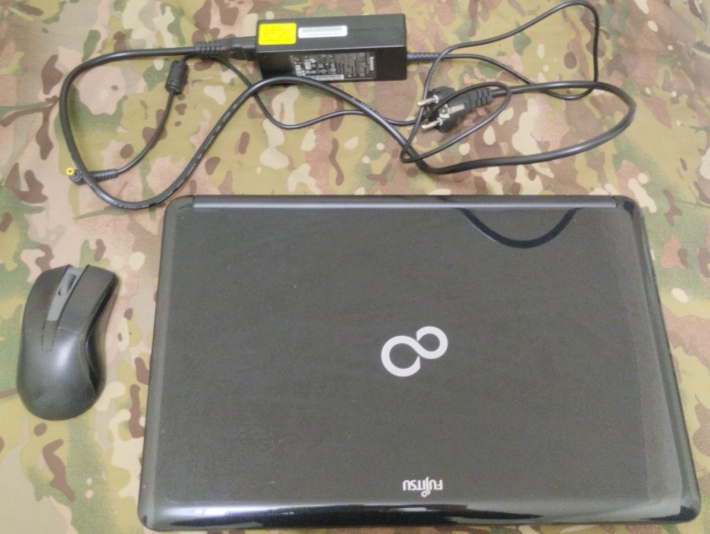 Ноутбук Fijitsu i3 6ОЗУ SSD +подарок