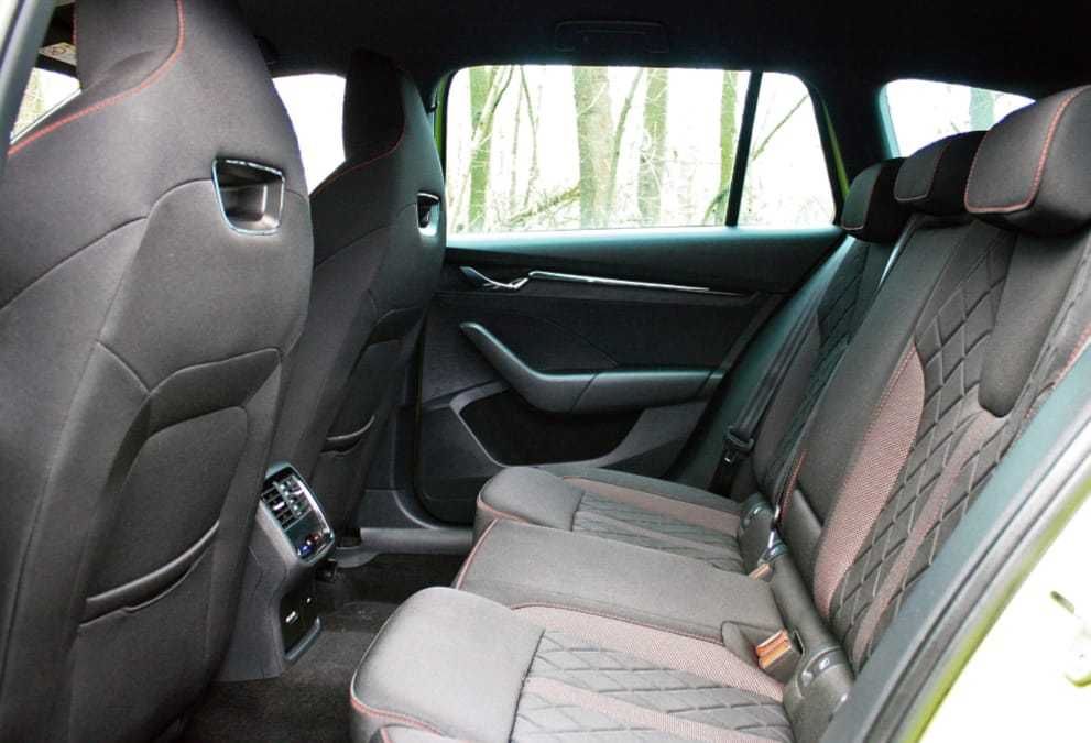 Wynajem samochodu wypożyczenie auta Skoda Octavia RS 4x4 2.0 DIESEL