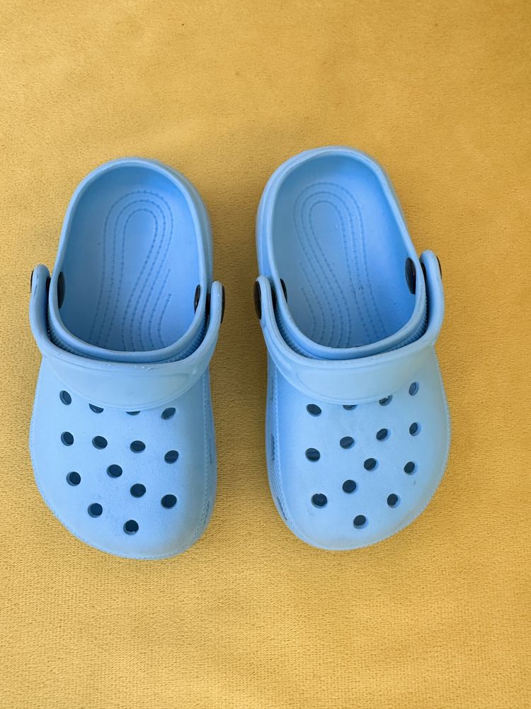 Vendo roupinhas para bebe 12, 18 meses estado como novo