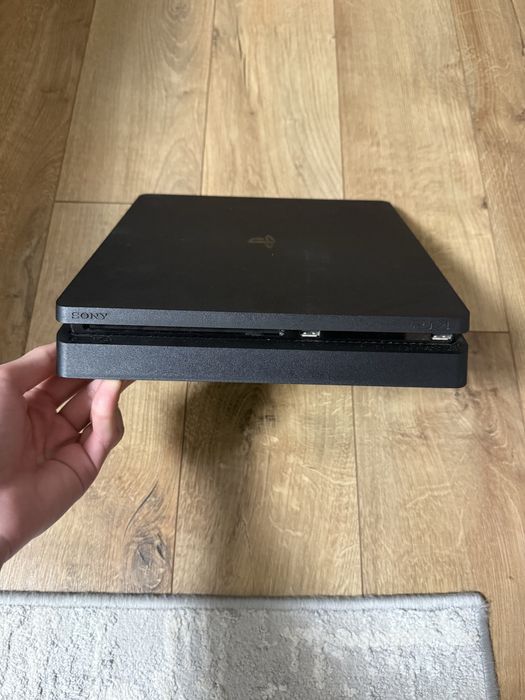 PS4 Slim 1TB +2 джойстика