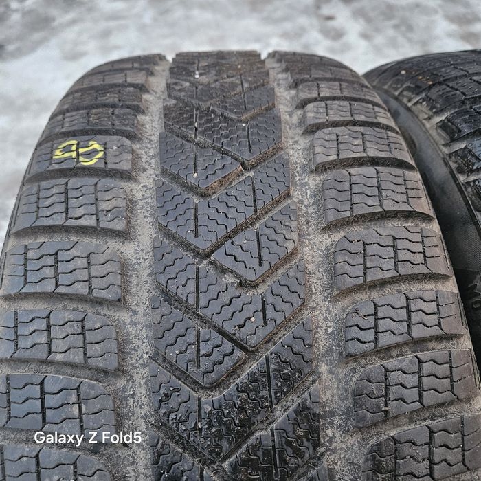 2x Opony zimowe 255/45/19 104V Pirelli Sottozero 3, bieżnik 8mm, 2021r