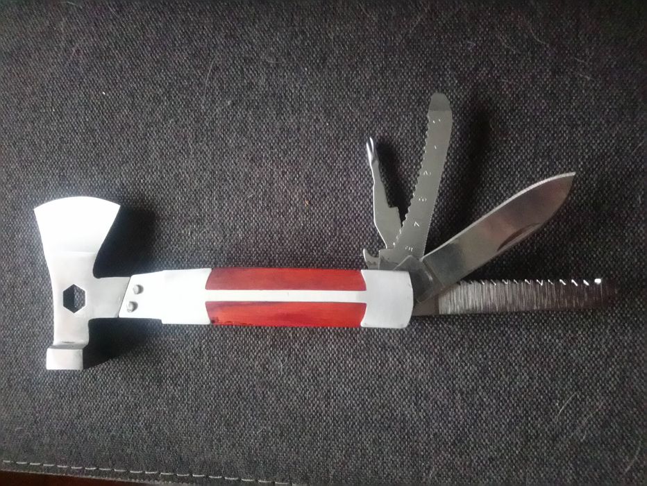 Multitool 10w1,siekierka,młotek,scyzoryk