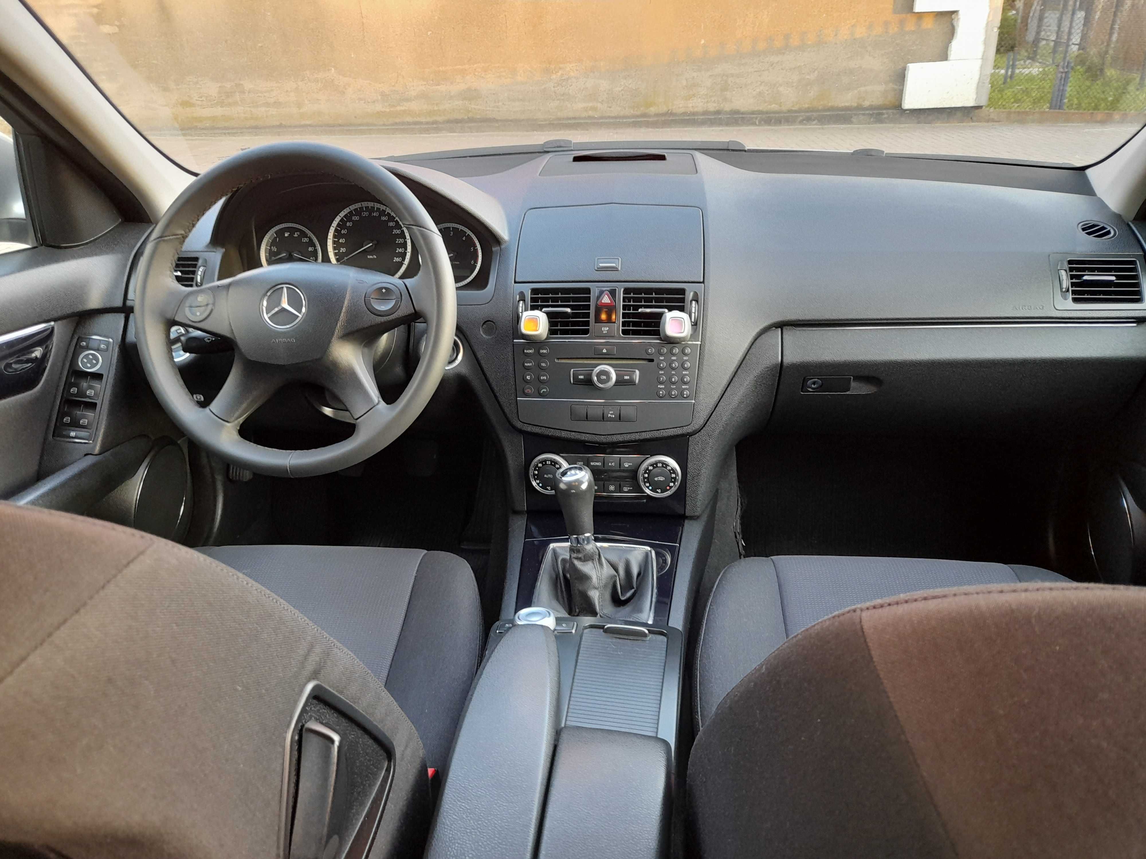 Mercedes C200 2.2CDI 136KM W204 zarejestrowany ważne opłaty OM646