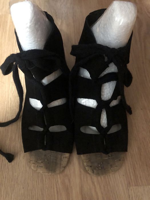 Bimba y Lola Sandalia tiras, salto em cortiça, usadas