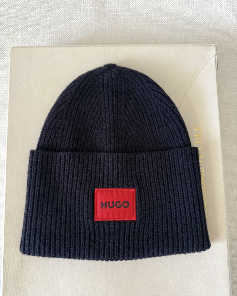 Шапка зимова з вовни S-M Hugo Boss