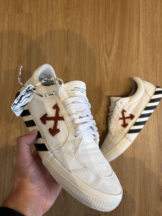 Off-White Vulcanized Low