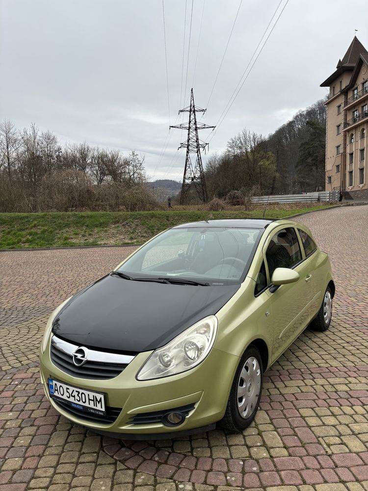 Opel Corsa 2006 у гарному технічному стані