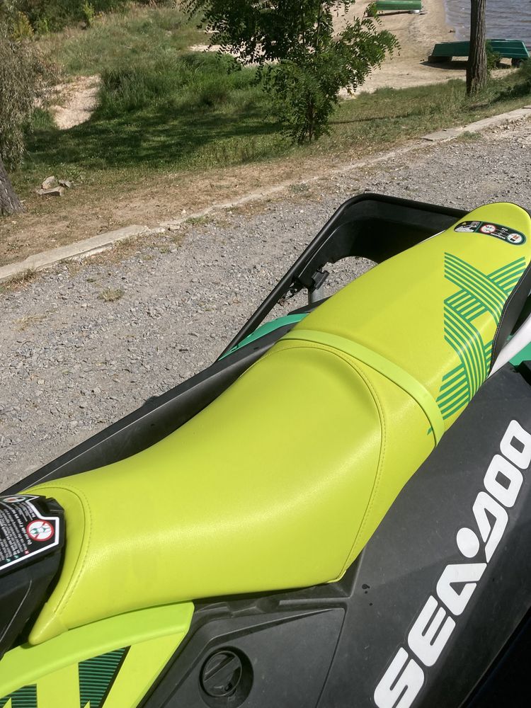 Seadoo Spark trixx 3up 2021 z przyczepka click&go 48mth Zarejestrowany
