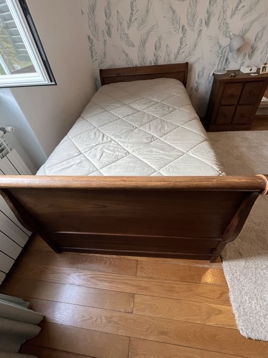 Cama de solteiro com estrado de ripas e gavetão