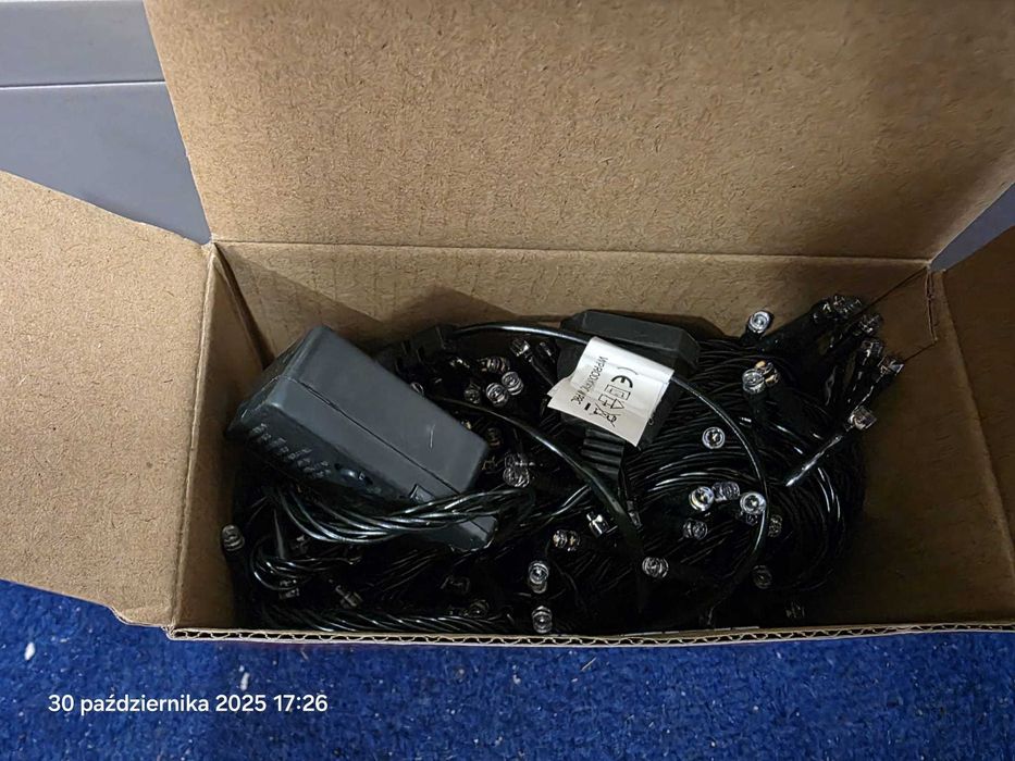 Lampki choinkowe wewnętrzne 300 LED multicolor 8 funkcyjnym programat