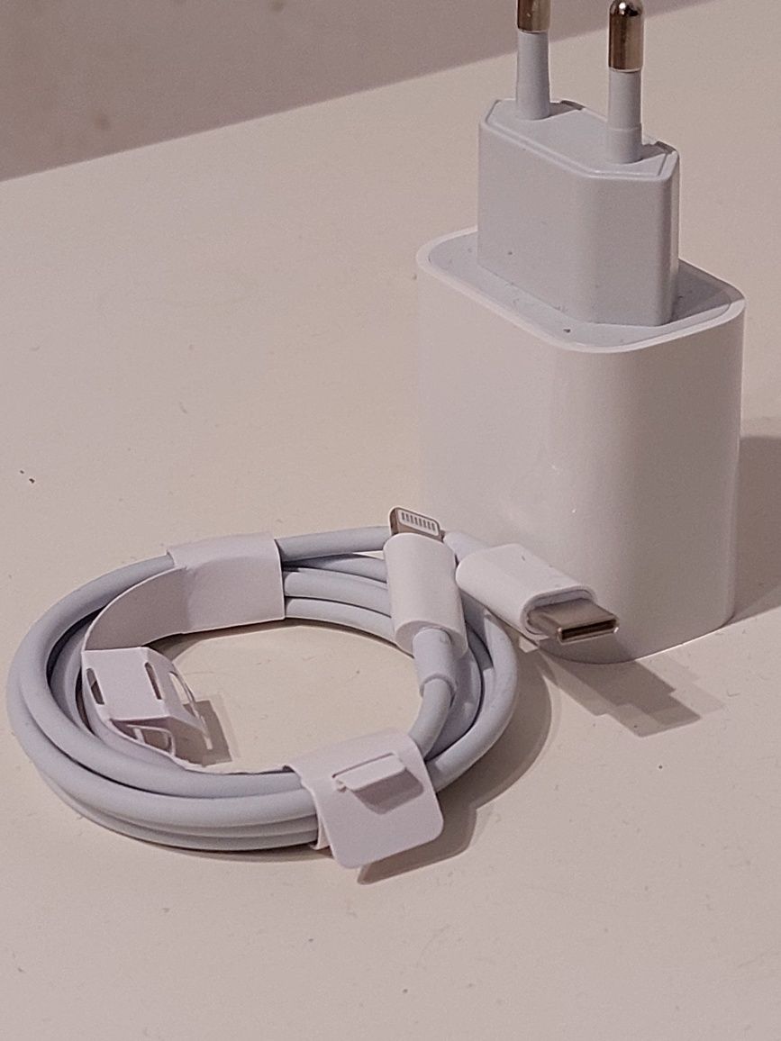 Ładowarka z kablem do iPhone 20W