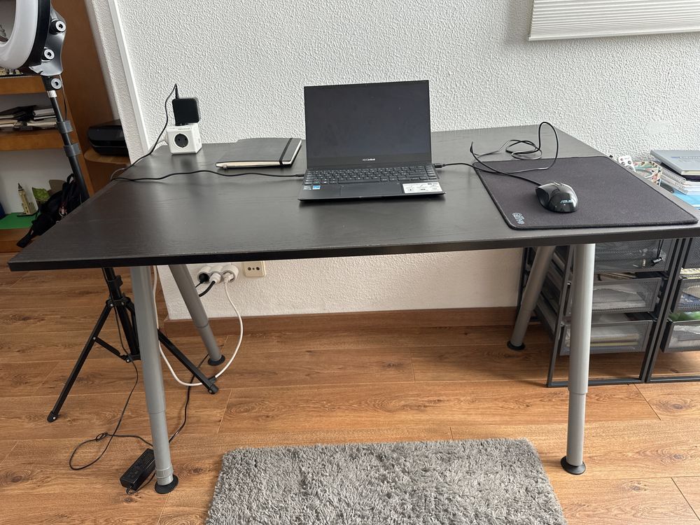 Secretaria ikea 1.40 por 60cm.