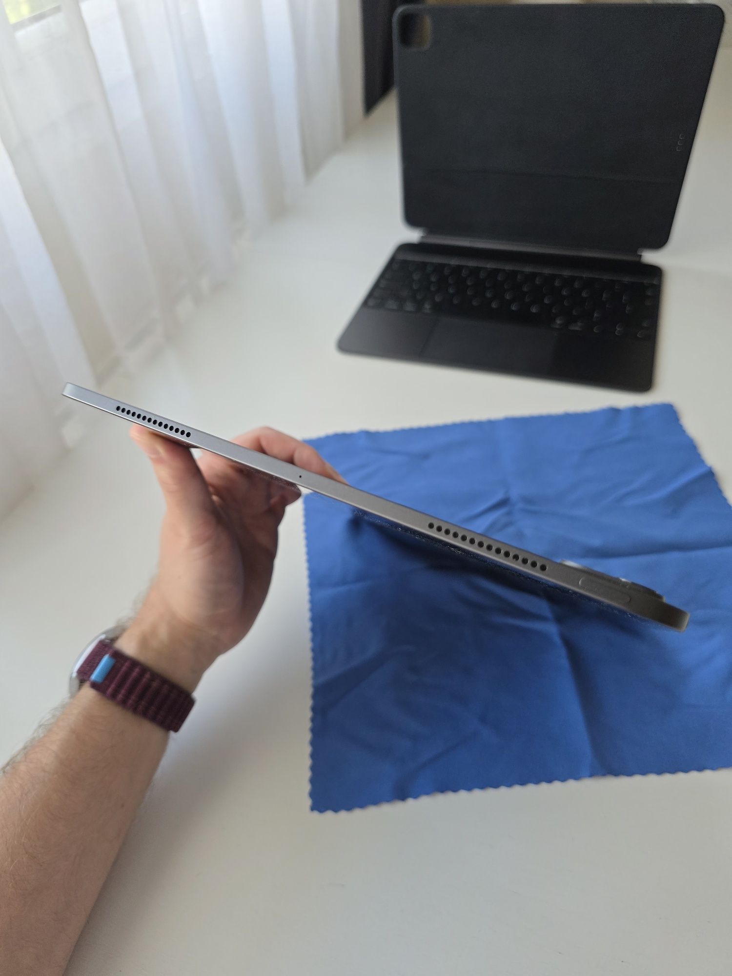ZESTAW iPad Pro 13" M4 256GB Wi-Fi + Magic Keyboard | Gwiezdna Czerń